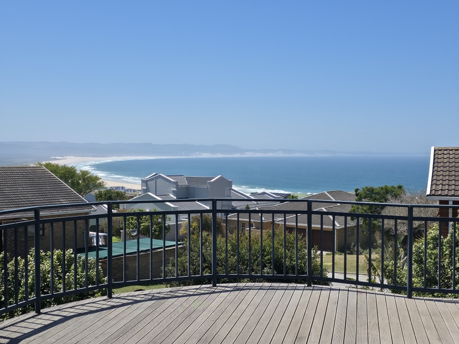 5 Bedroom Property for Sale in Wavecrest Eastern Cape